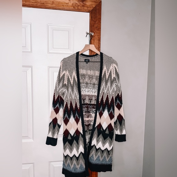 American Eagle Long Heavy Knit Cardigan - Picture 2 of 4